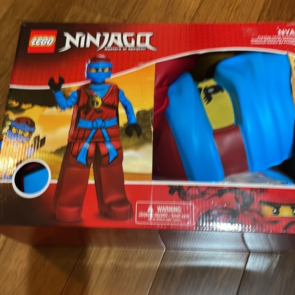 Lego ninjago Nya Deluxe Costume size 4-6 - Picture 6 of 8